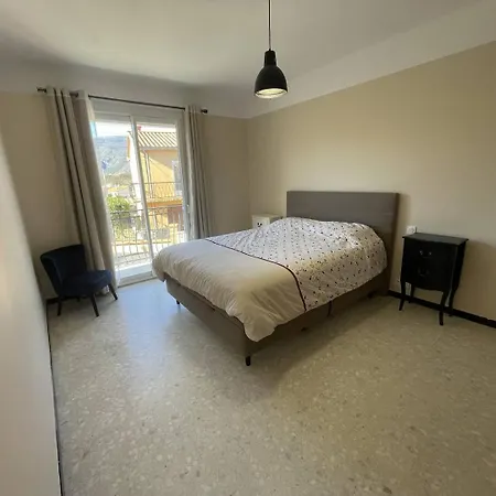 アパート Appartement Villa Home プラード